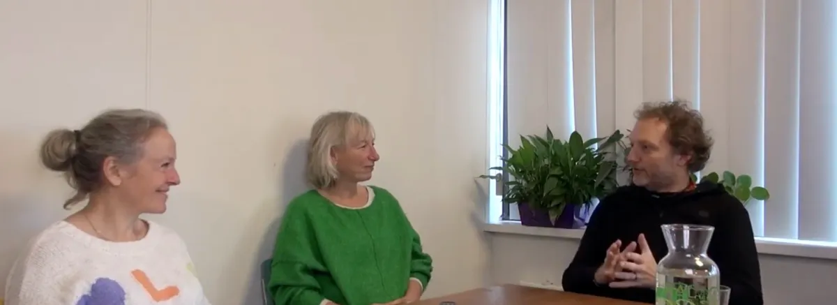 Joris Vincken, Linda Spaanbroek en Angela Mastwijk in gesprek